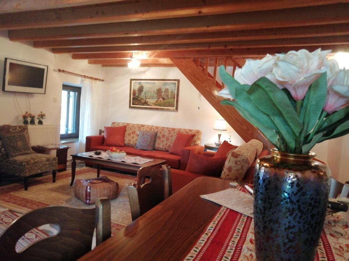 Cosy Lake House, Μια Ανάσα Πριν Τη Λίμνη Kalívia Buitenkant foto